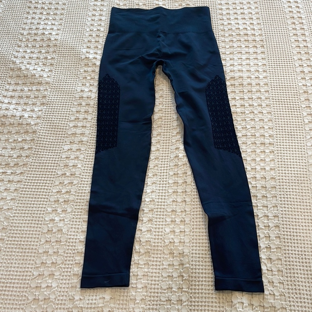 curves and combatboots seamless black leggings